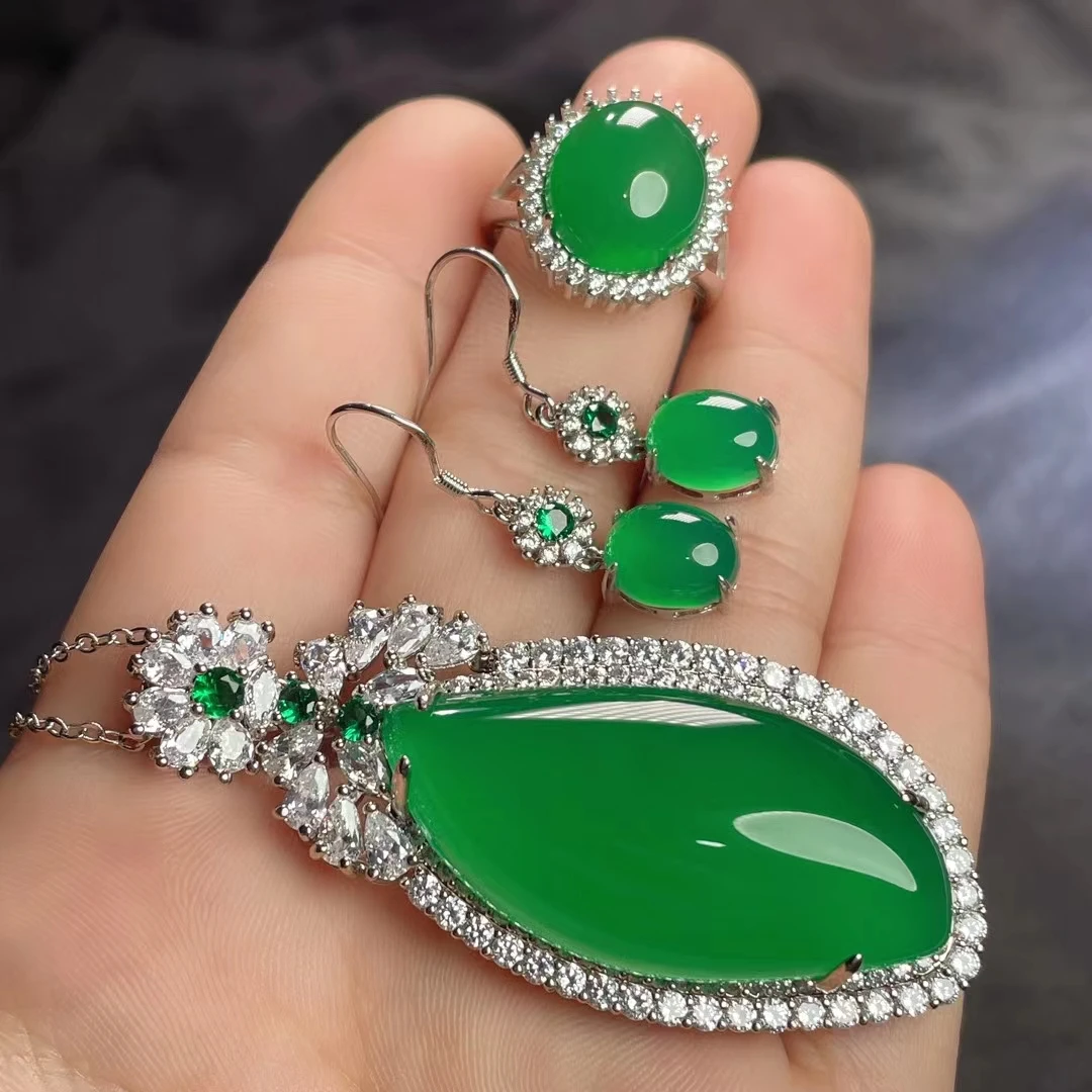 Женский ювелирный комплект из колье браслета и сережек серебра 925 пробы |