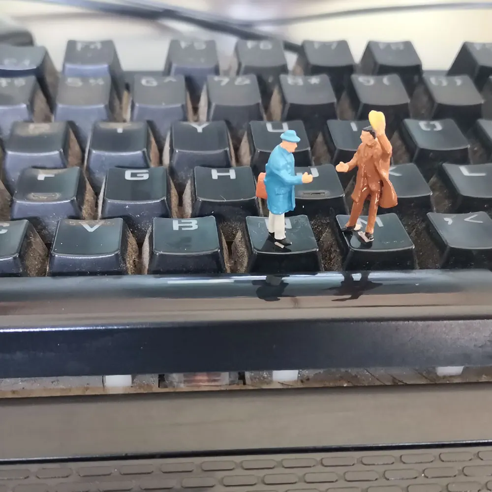 Миниатюрные фигурки для диорамы в масштабе 1:87 для железнодорожной модели Ho, изображающие бизнес-рукопожатие.
