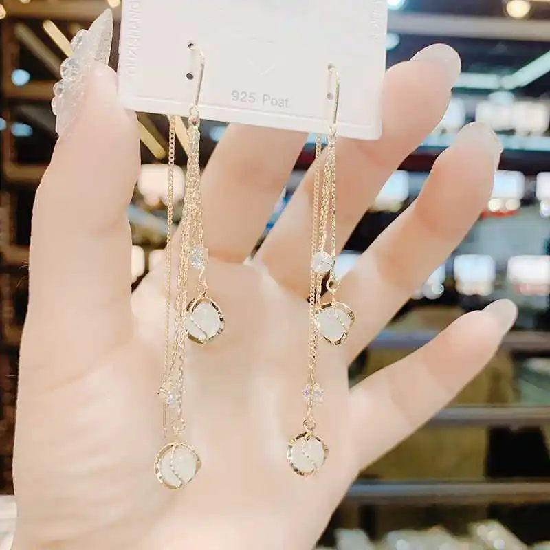 

Новинка 2021 г., модные серьги с бахромой из опала, женские серьги с очень красивой линией уха, серебряные серьги-иглы