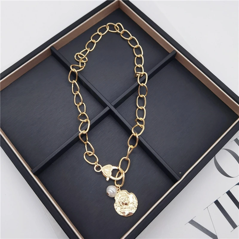 

Женское ожерелье с подвеской в стиле панк