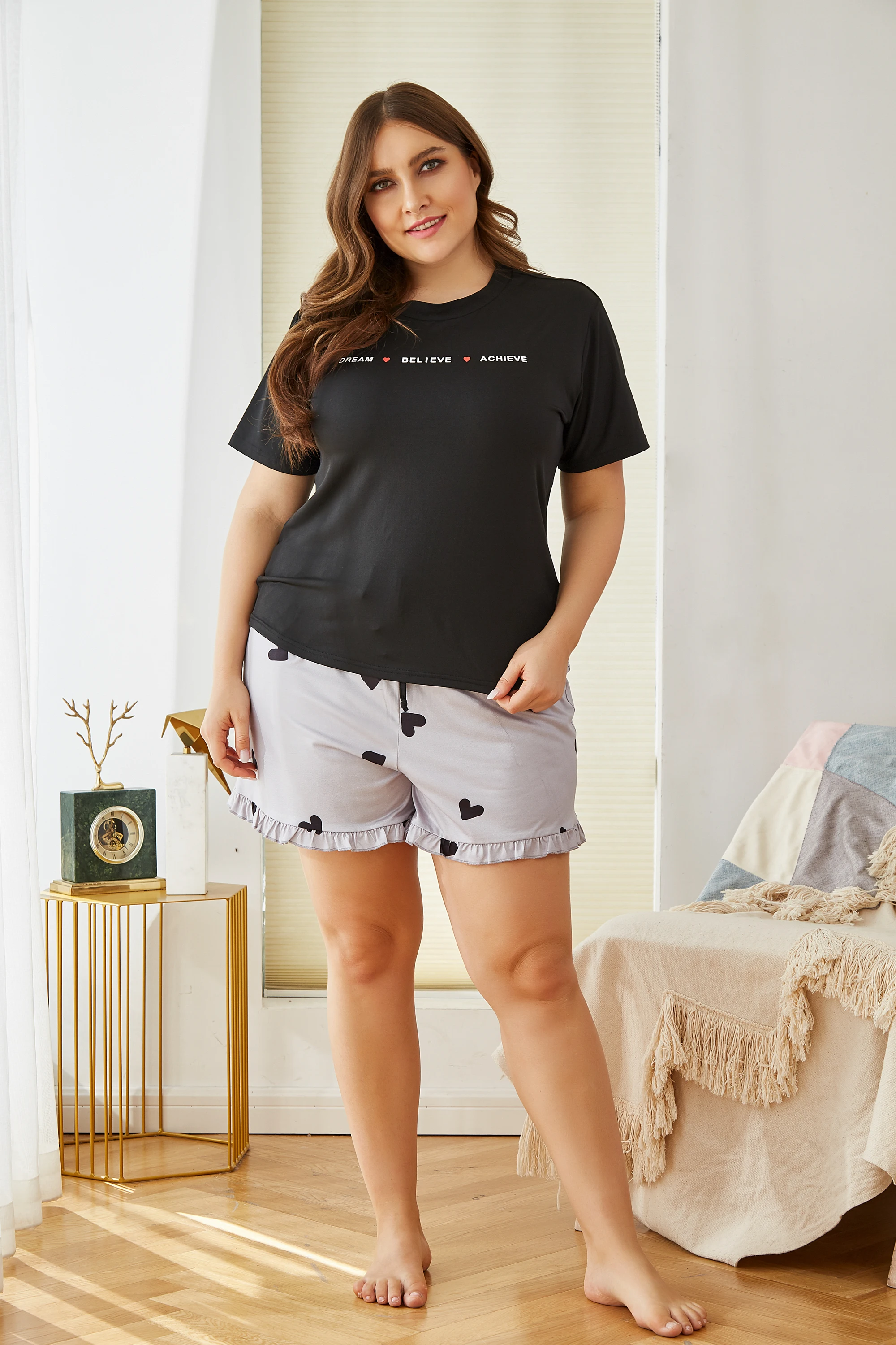 

DOIB Women Plus Size Sleepwear Set Black Letter T-Shirt Short Trousers Large Size Homewear Two Pieces Suit Nightwear Pajamas