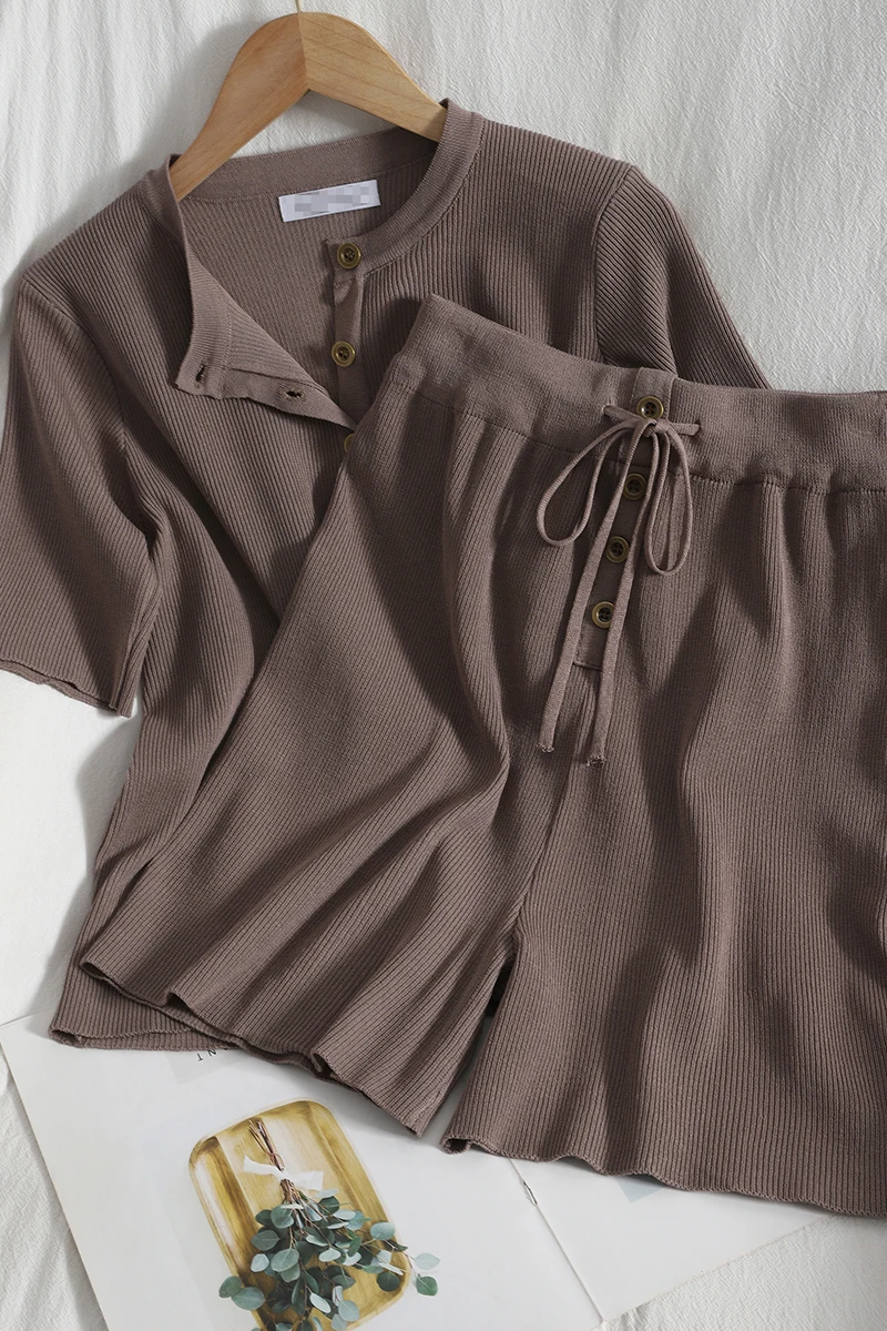 

Button Up Round Neck Knit Top + Lace Up High Waist Slim Wide Leg Shorts Knitted Two-piece Set