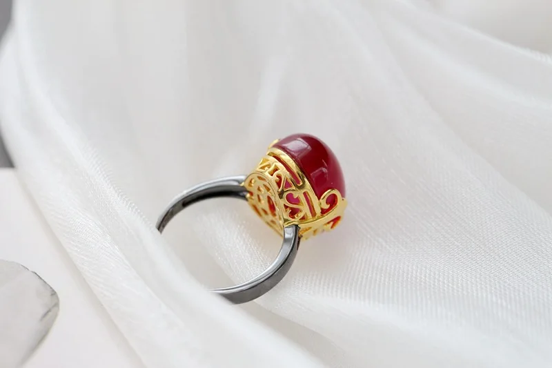 Стандартное винтажное открытое серебряное кольцо с натуральным красным