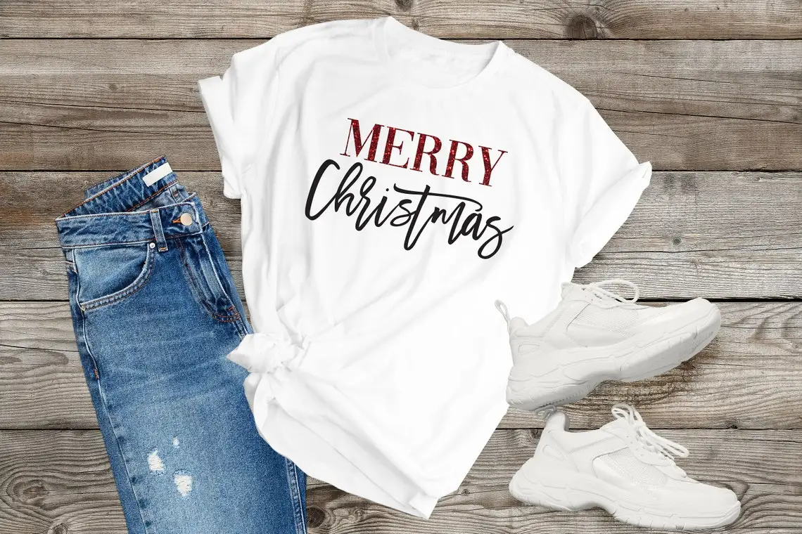 

Женская футболка с надписью «Pretty Merry Christmas»