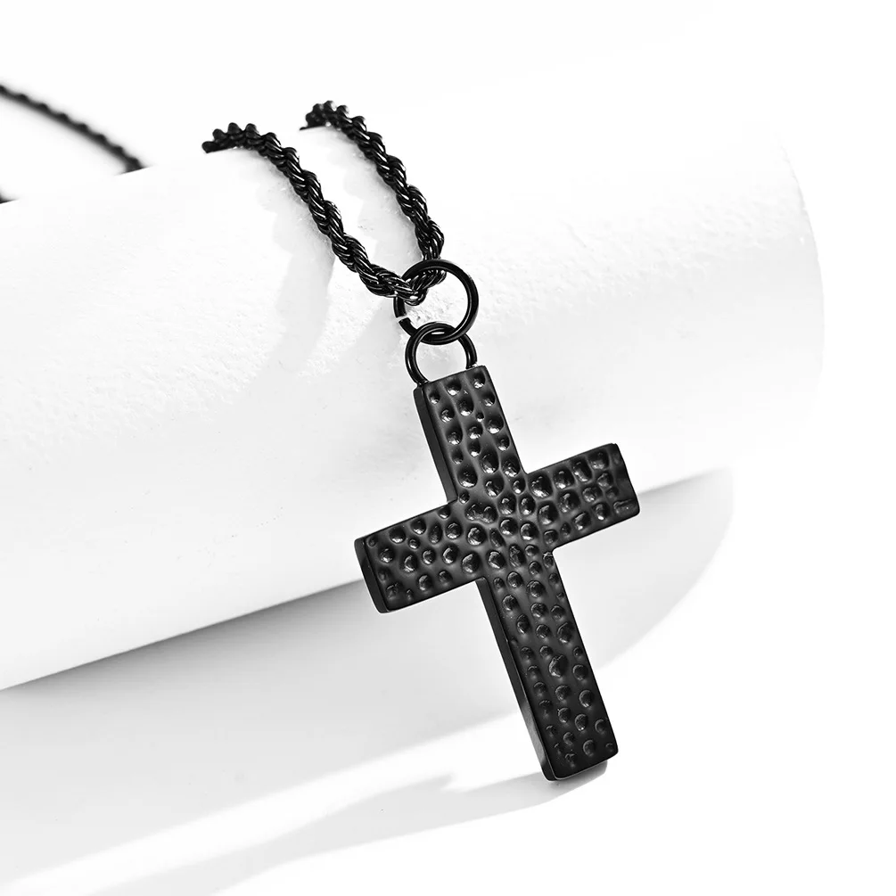 

New Fashion Simple And Generous Retro Style Men's Titanium Steel Hand Hammered Cross Hangtag Necklace