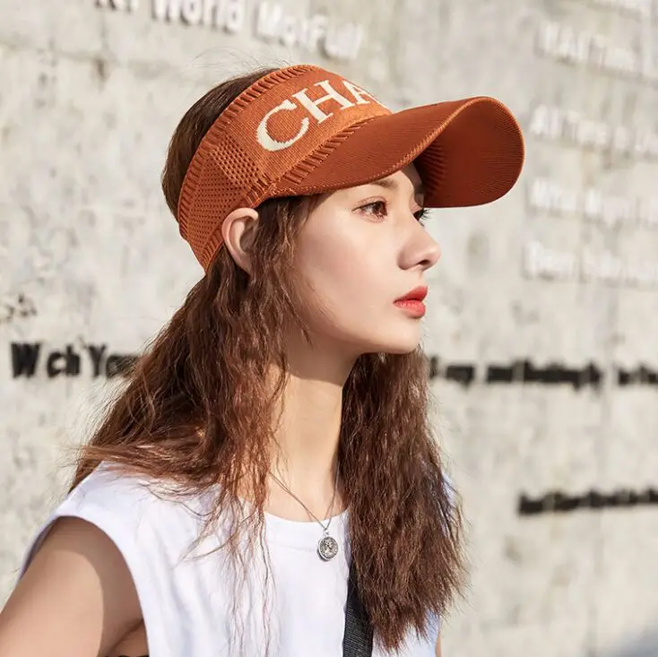 Шляпка козырек женская вязаная повседневная шапка со звездами и надписью для