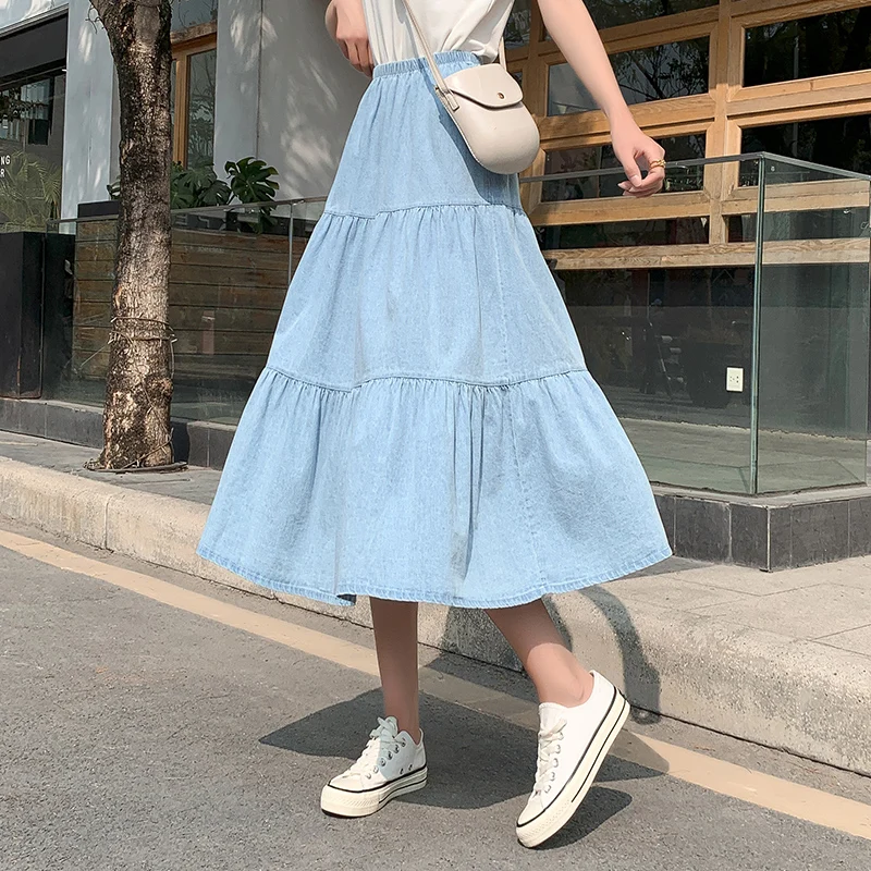 Женская джинсовая юбка А силуэта однотонная облегающая средней длины составного