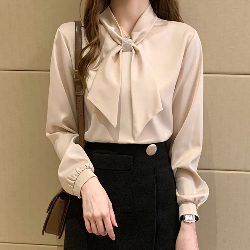 

Женская атласная блузка с бантом на воротнике, элегантная рубашка бежевого или белого цвета, с длинным рукавом, весна-лето, 2021