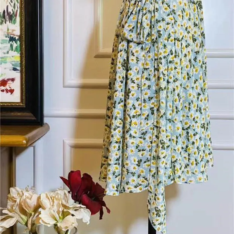 

19MM stretch silk fabric140 width explosive blue bottom yellow small floral pattern crepe de chine shirt dress sewing fabric