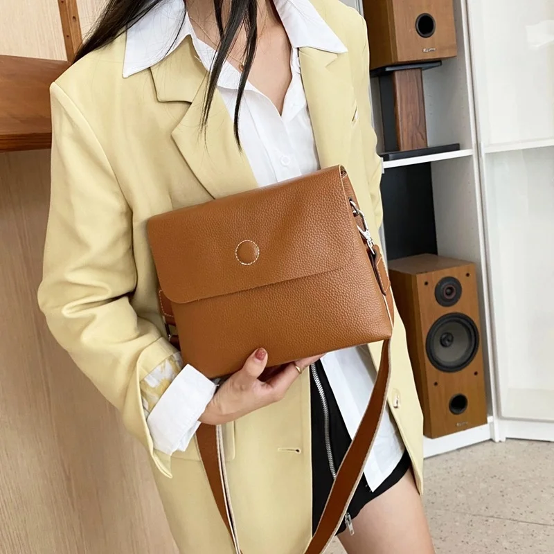 

First layer cowhide net red fashion bucket bag 2021 new leather women's bag trend Versatile Single Shoulder Messenger Bag 8867