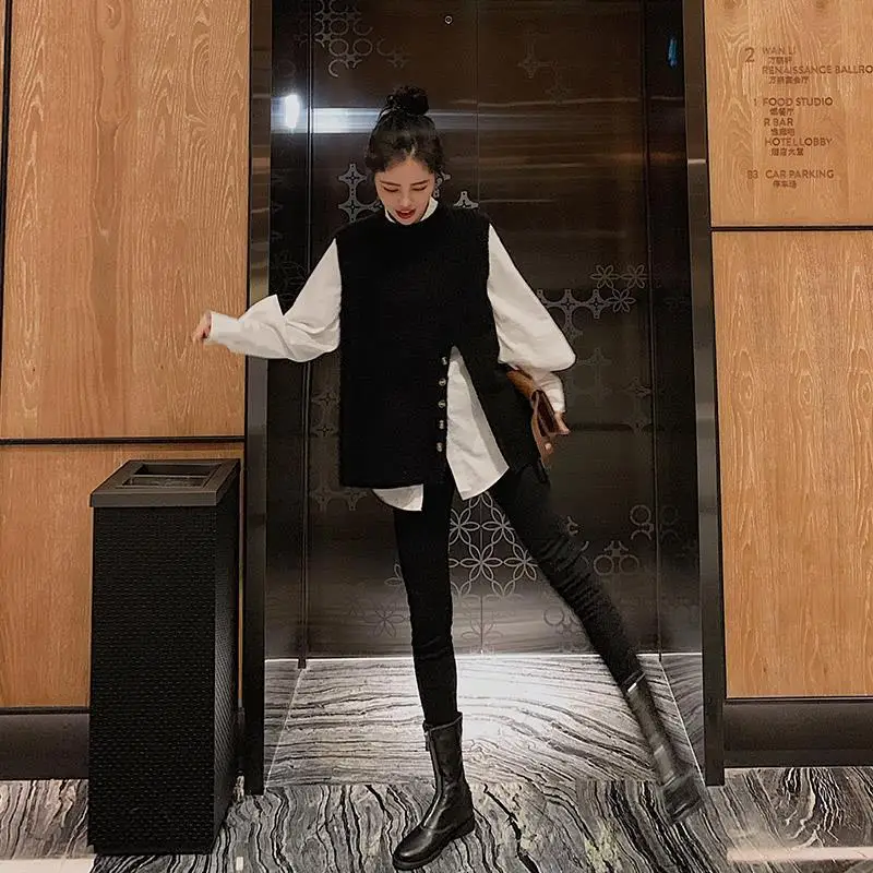 

Knitted vest vest female round neck Pullover spring and Autumn New Korean loose simple button split sweater clip