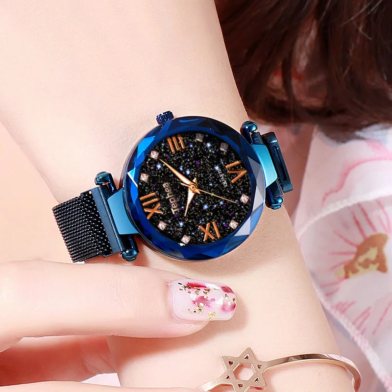 Часы женские кварцевые со стразами браслет с изображением звездного неба |