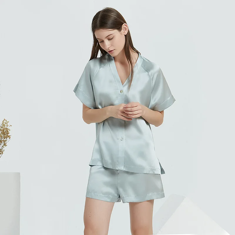 

Summer Pajamas Pure Silk Sleepwear New Leisure V-neck Short-Sleeved Shorts Pajamas Set Loungewear Women Nightgown 100% Silk