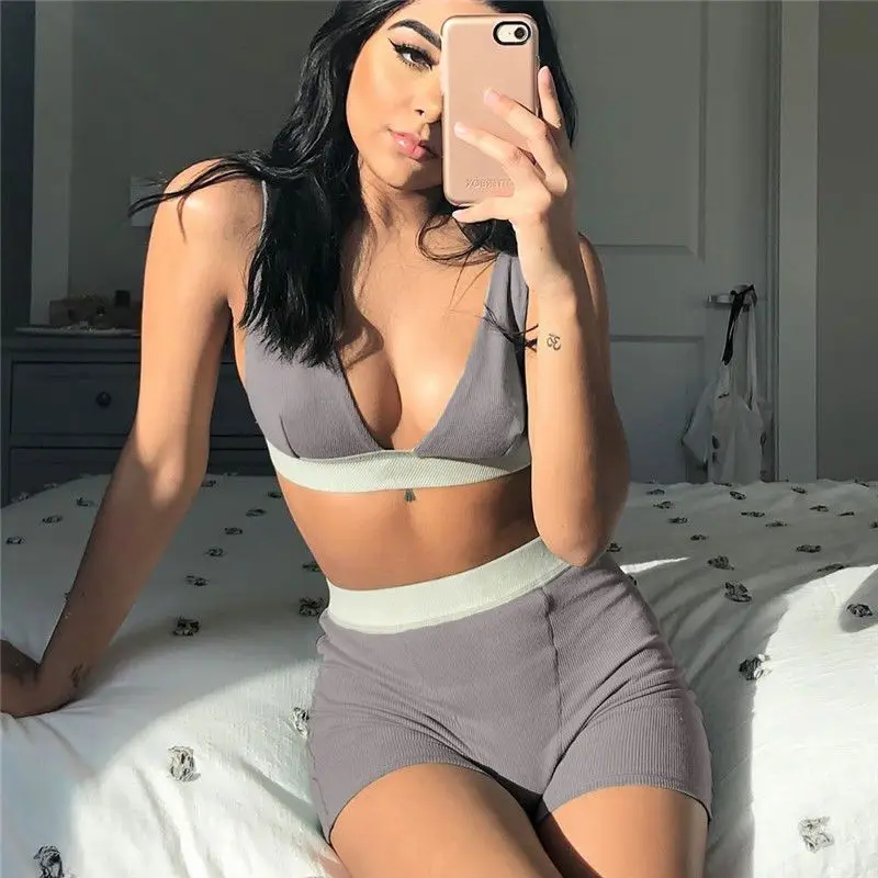 

Casual Sports Suit Sexy Deep V Vest Fitness Bras High Waist Shorts Two-piece Breathable Half Pants Yoga Suit Women Workout Sets