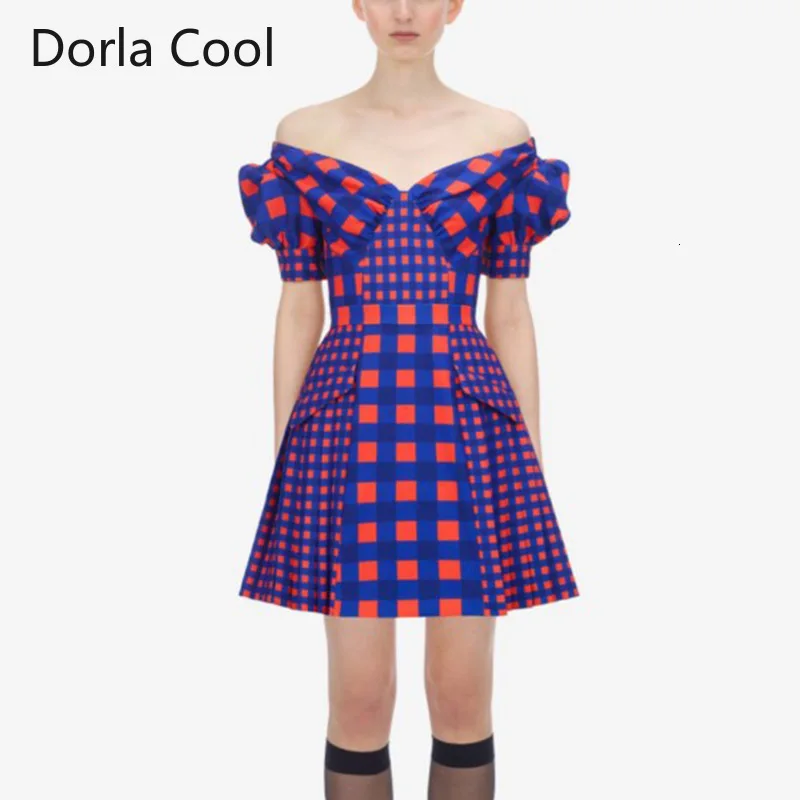 Модное женское подиумное мини платье в клетку с принтом Автопортрет шикарное