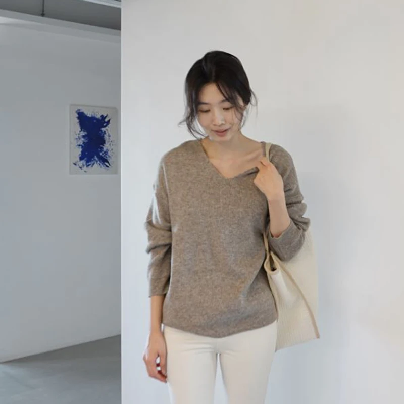 

2021 new processing spring and autumn cotton knitted single breasted Korean cardigan urban leisure solid color V-Neck Sweater