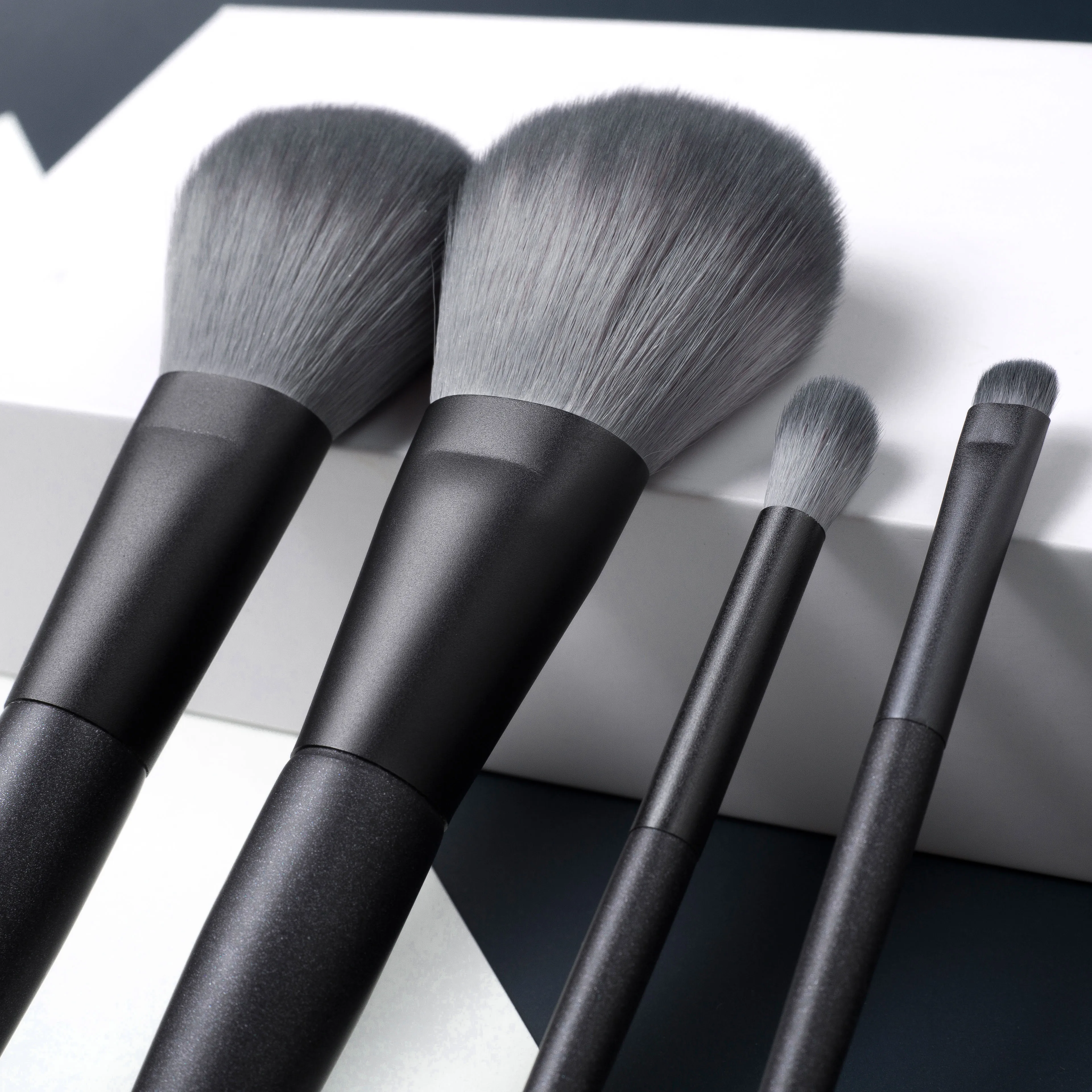 Набор кистей для макияжа Shinedo 11 матовых с синтетическими волосами blackeyeshadow набор