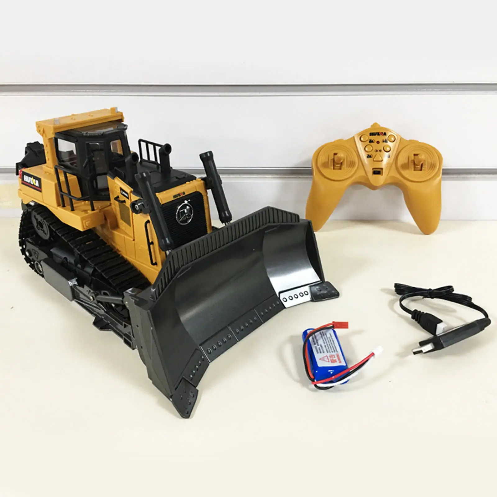 

Huina RC Bulldozer Excavator Toy Rechargeable Truck Vehicles Playset Crawler Bulldozer Toy Christmas Perfect Gift for Boys