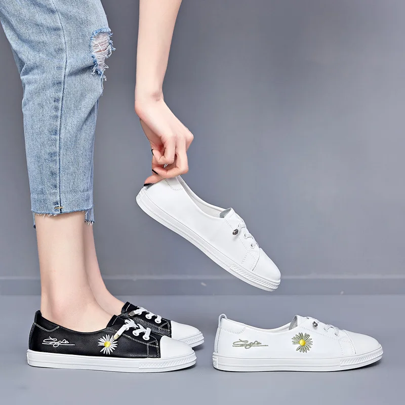 Женские туфли с открытым носком тонкие из кожи дышащие белые на плоской подошве