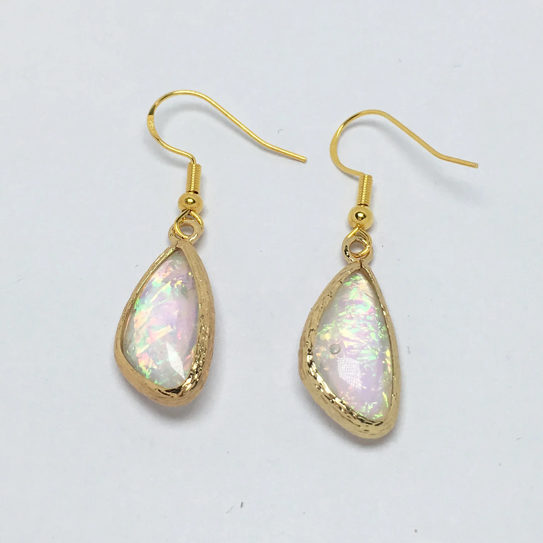 

New Fashion Women Handmade Natural Stone Scallop Faux Opal Earrings 11x23mm
