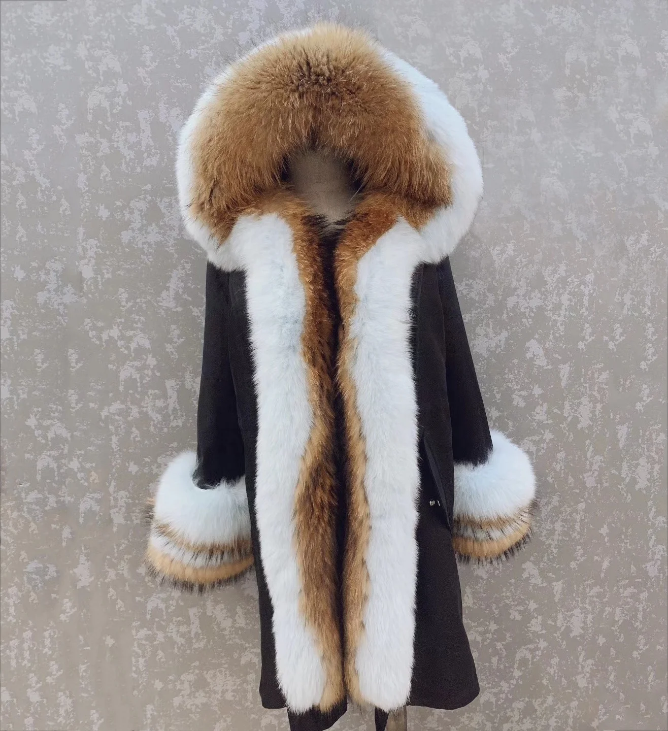 Необычное новое женское длинное пальто на осень и зиму теплое утолщенное из