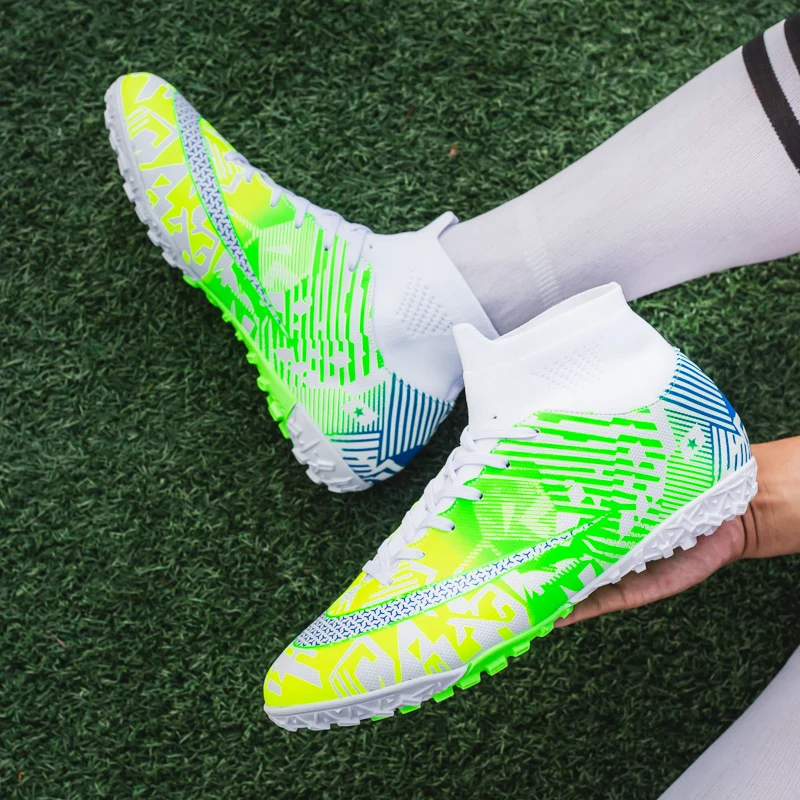 

New High-top Football Shoes Men Breathable Outdoor Non-slip Football Shoes Grass Football Shoes Ladies Training Shoes 35#-46#