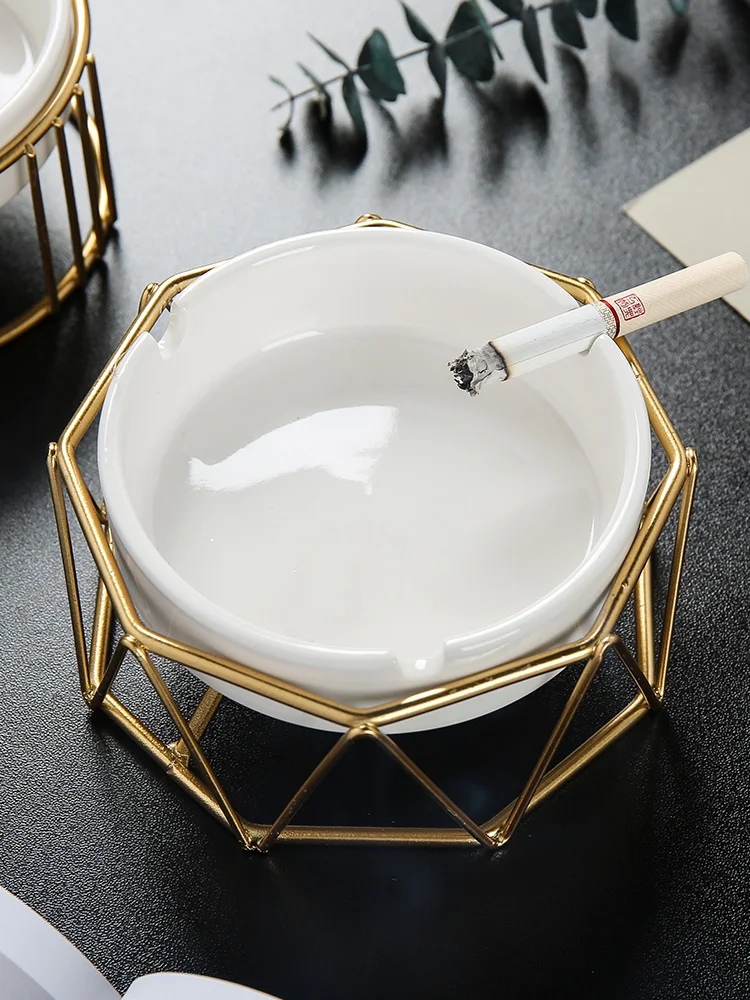 

Fashion Retro Style Geometric Creative Ashtray Glossy Ceramic Modern Home Decor Ashtray Holder Hotel Office Ornaments ZM1027