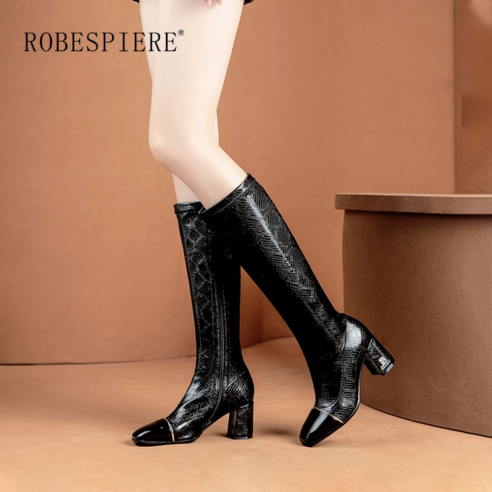 Kopen ROBESPIERE Vierkante Teen Knie Hoge Laarzen Vrouw Kwaliteit Lakleer Grote Size Lady Schoenen Mode Stretch Hoge Hakken Laarzen B61