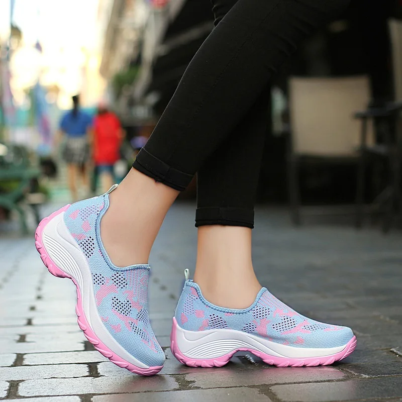 

2021 Women Lightweight Sneakers Running Shoes Outdoor Sports Shoes Breathable Mesh Comfort Platform Shoes Air Cushion Sneaker