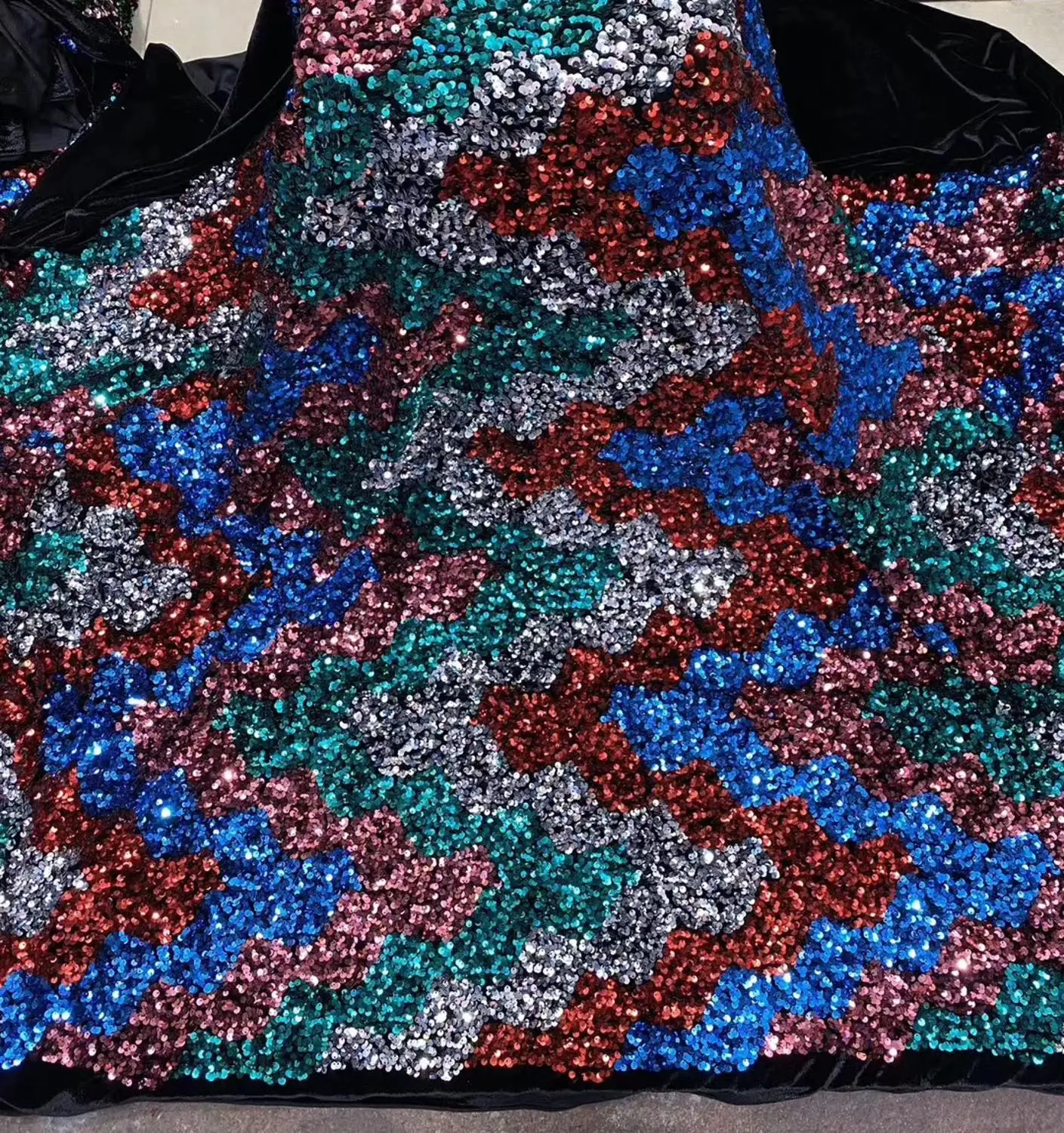 

6 colors (5yards/pc) 2020 newest colorful sequins embroidered African velvet lace fabric high quality for party dress FJY240