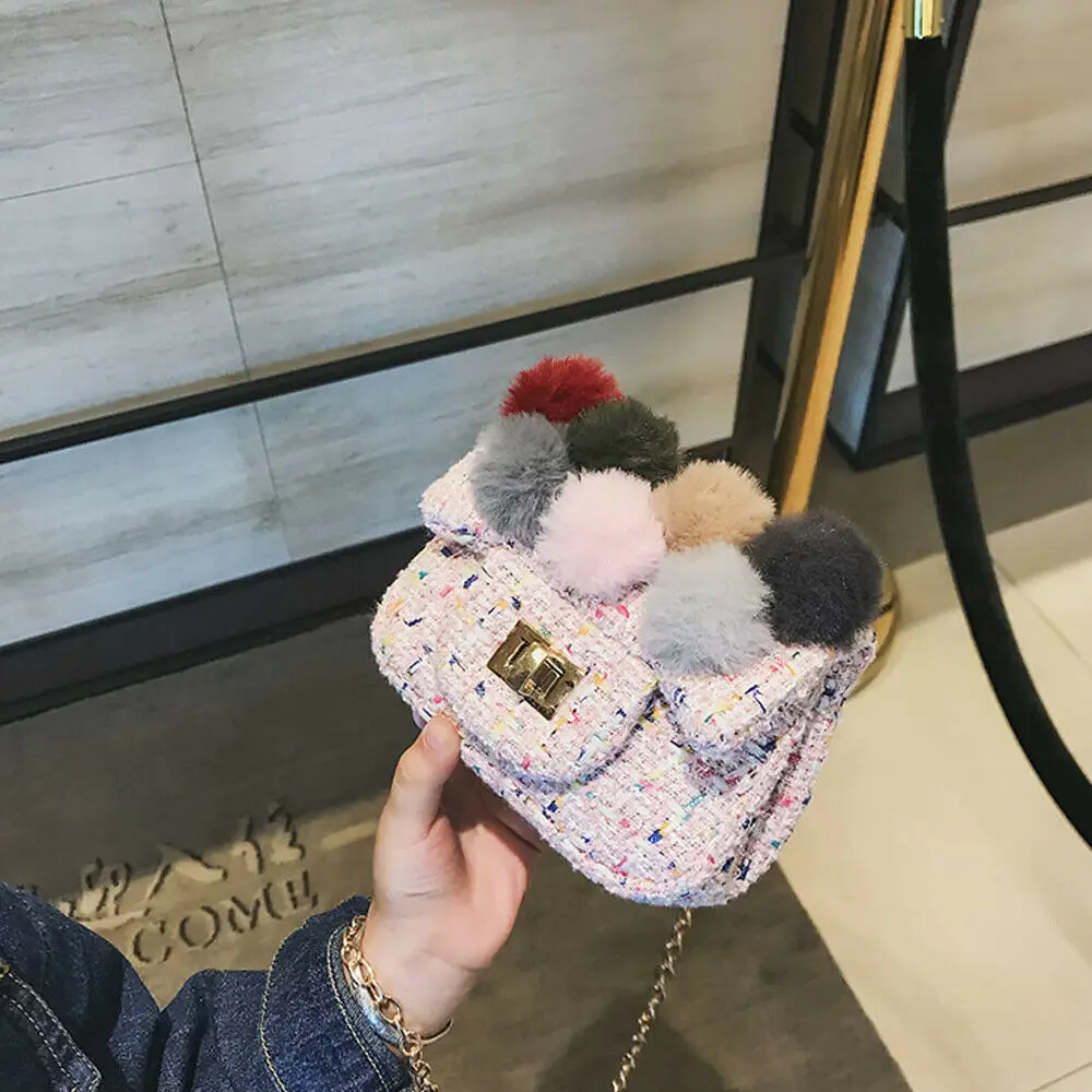

2019 New Girls Cute Hairball Wool Handbags High Quality Girls Color Matching Casual Fashion Small Square Bag