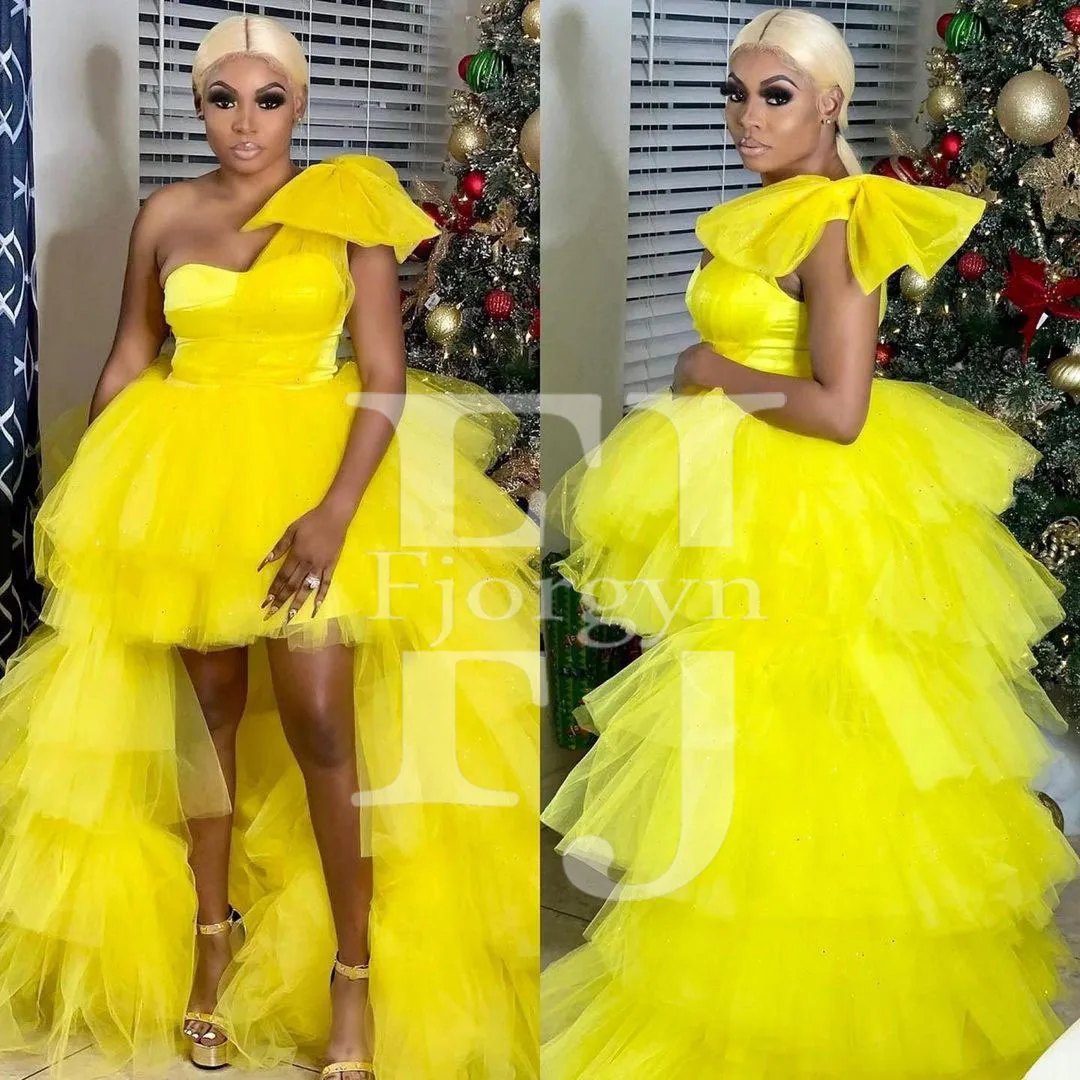2021 модные желтые тюлевые официальные платья на одно плечо Многоярусное женское