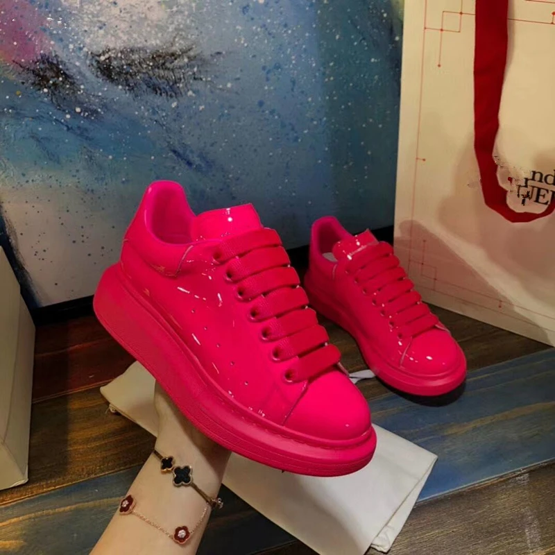 

Candy Color Women Sneakers Patent Leather Round Toe Lace Up Casual Shoes Runway Outdoor trainerS Flats Sneakers Party Dress Shoe