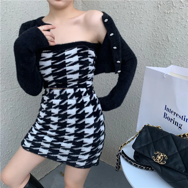 

Spring Autumn Chic Korea Sexy Camisole Short O Neck Knitted Cardigan Plaid Sweater Elastic High Waist Mini Skirts 3 piece Sets