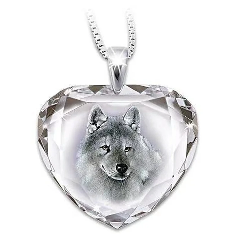 

Exquisite Fashion Originality Heart-shaped Crystal Sparkling Gem Necklace Snow Wolf Pendant Women/Men Party Jewelry Gift