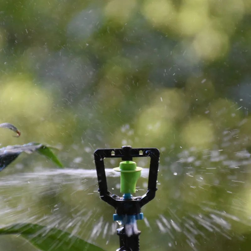 

Rotary water nozzle Sprinkler with Nozzle Holder 1/4 " hose plastic spike Plastic Watering Sprinkler Nozzle Watering 80PCS
