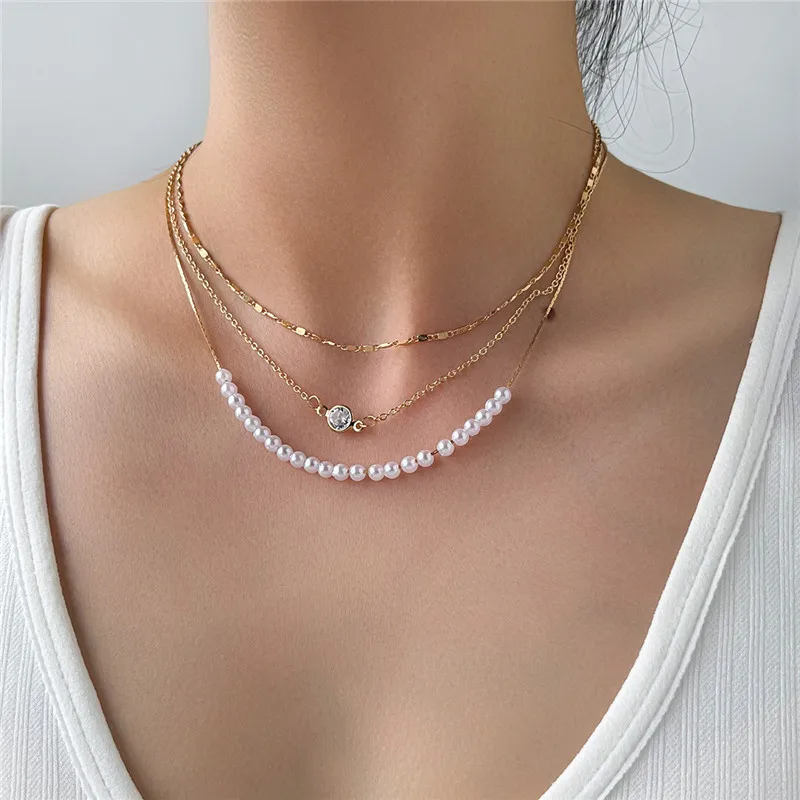 

WUKALO Fashion Crystal Pearl Pendant Necklace Statement Clavicle Pearl Chain Layered Necklace Trend Butterfly Collar Jewelry