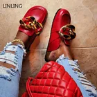 Женские кожаные шлепанцы с цепочкой, на плоской подошве