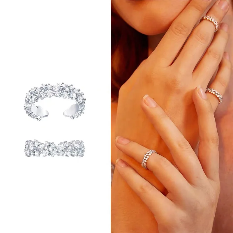 

Ice Tail Ring with adjustable opening with flash diamond