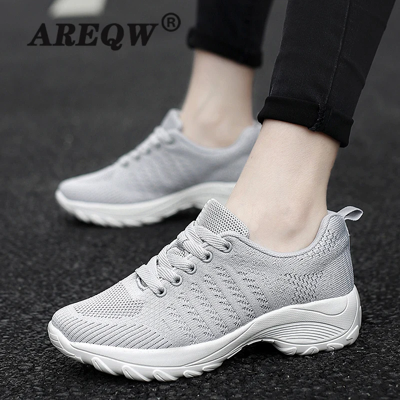 

2021 Mother Shoes New Summer Casual Plus Size Women's Shoes Flying Woven Fashion Women's Sports Shoes