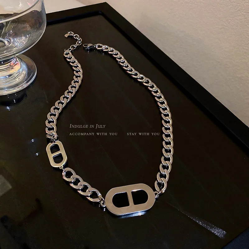 

New fashion personality geometric exaggerated thick chain metal pig nose necklace female temperament wild clavicle chain