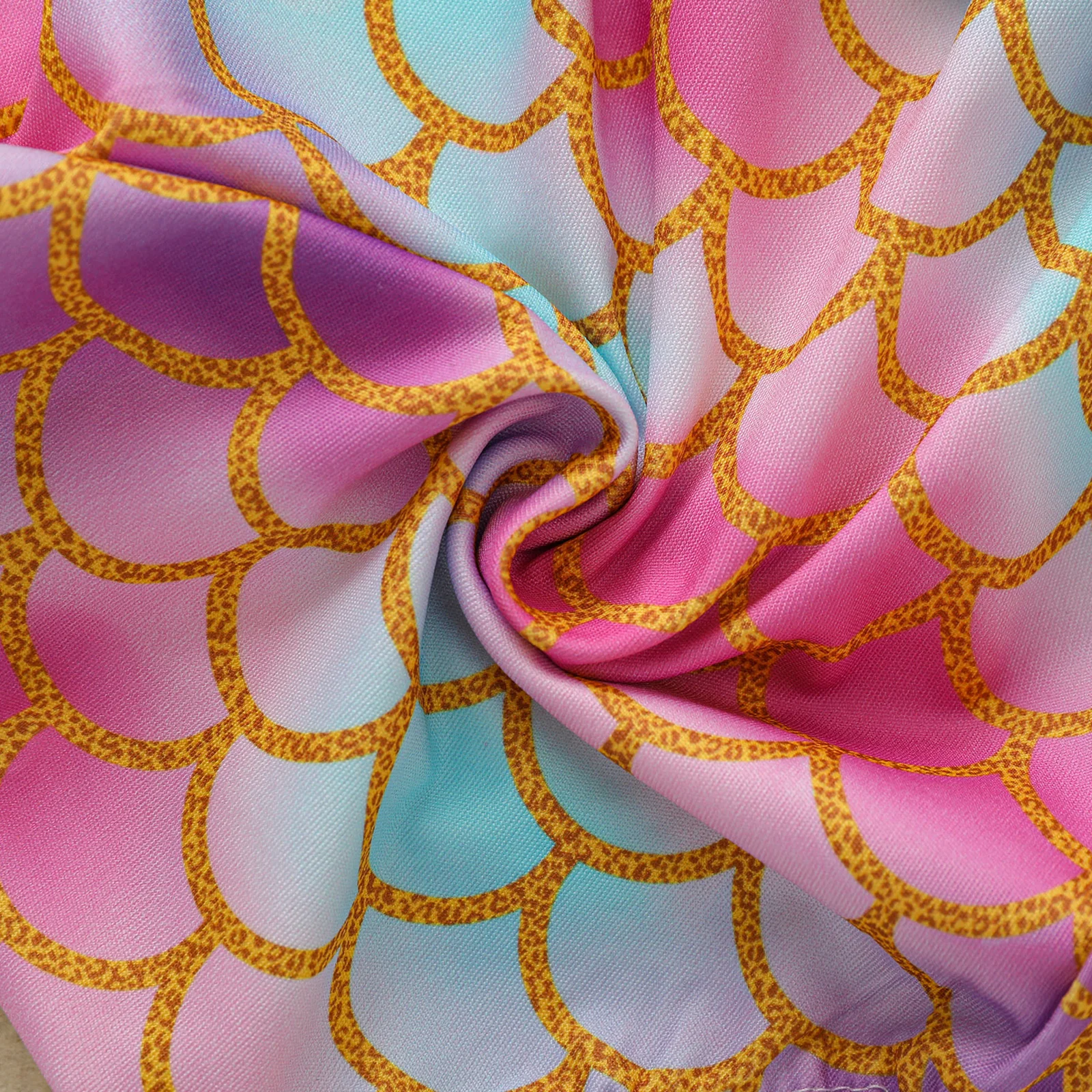 

2 Pcs Newborn Casual Outfits, Baby Girl Fish-Scale Pattern Short Sleeve Round Neck Ruffle Romper + Headband