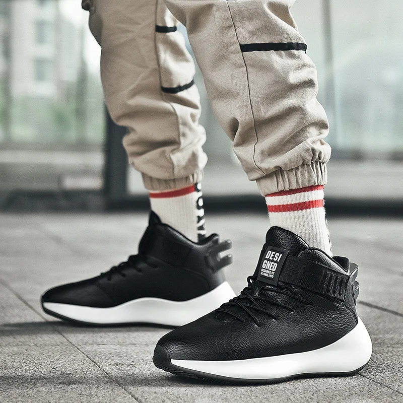 

New High Top Sneakers Men Running Shoes Breathable Leather Sport Shoes Men Athletic Outdoors Trainers Lace-up Black Men Sneaker