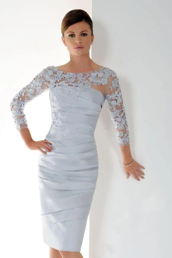 

Graceful Silver Short Mother Of The Bride Dresses With 3/4 Sleeves Lace Appliques Pleats Knee Length Women Formal Evening gowns