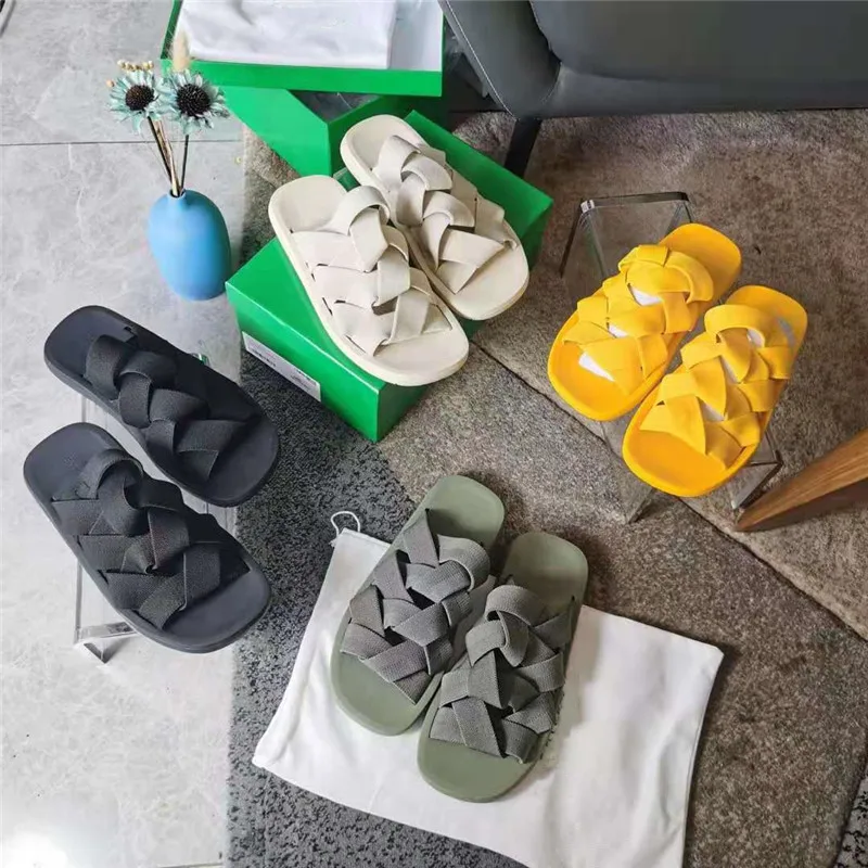 

Summer New Fashion Women Flat Shoes Pearl Hand Made Femal Beach Slippers Solod Color Comfortable Muejr Casual Shoes 2021 New