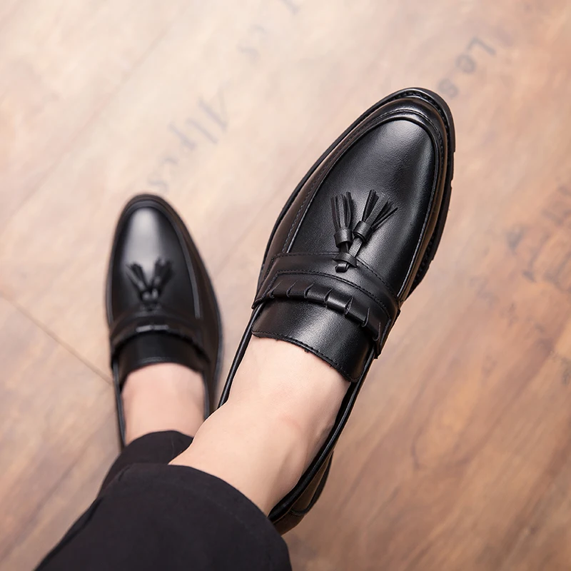 Мужские повседневные деловые строгие туфли в английском стиле мягкие кожаные