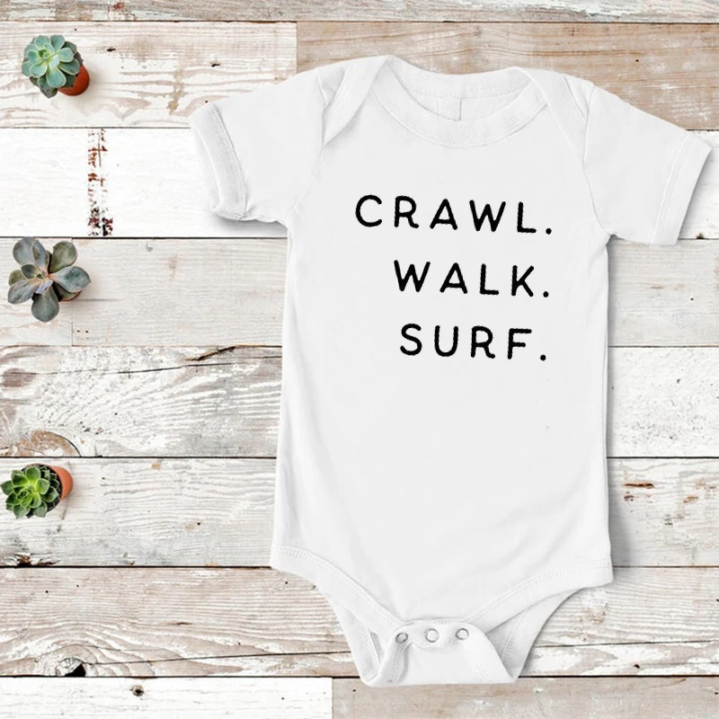 

Crawl Walk Surf Baby Shirt Family Matching Clothes Letter Fashion 2020 Gift for New Parents Mom and Baby Clothing Sets