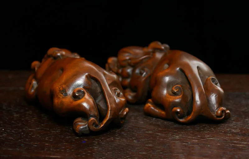 

wedding decoration Old China Folk FengShui Boxwood Wood Carved Foo Dog Lion PiXiu Beast Statue Pair