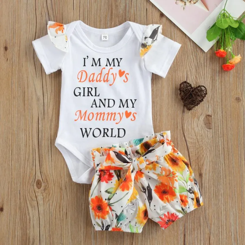 

Летняя одежда для маленьких девочек из 2 предметов, боди с коротким рукавом и буквенным принтом, комплект с цветочными шортами, комбинезоны ...