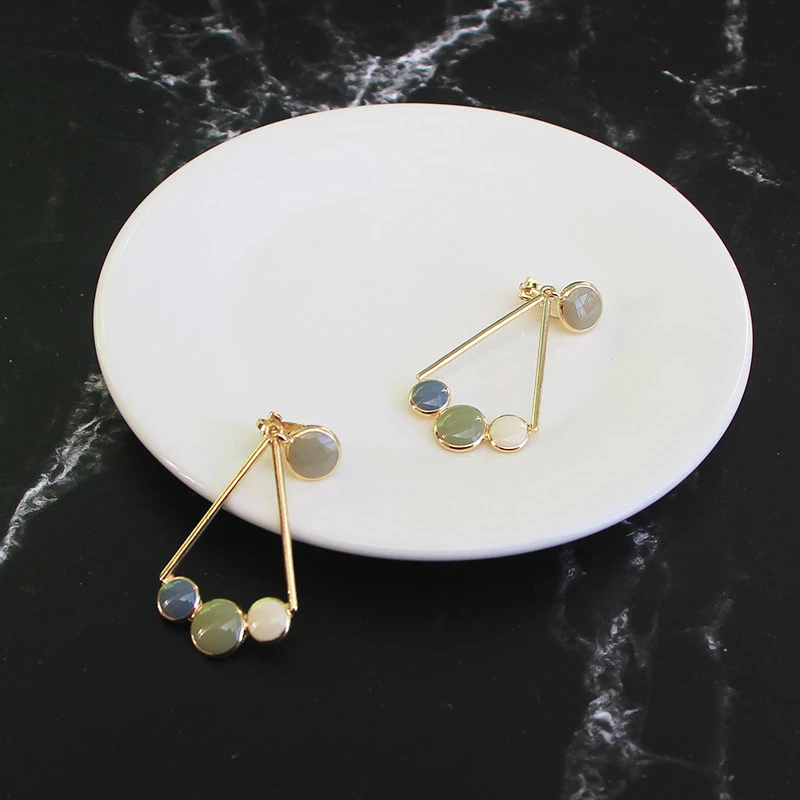 Женские серьги-клипсы без пирсинга большие треугольные подвески капающие масла